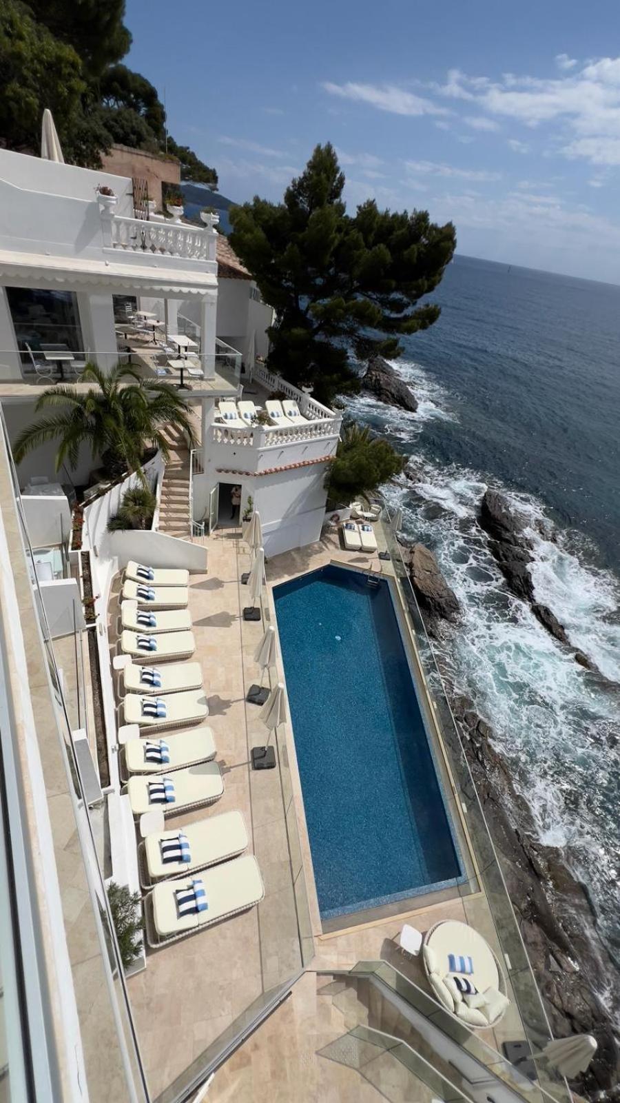 Hotel La Calanque Cavalaire-sur-Mer Exterior photo